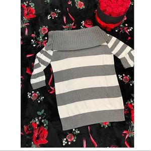 Express loose neck sweater!